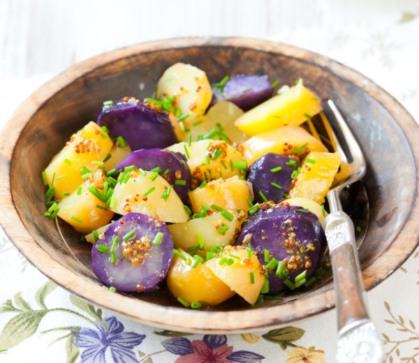 Ensalada de patata baby y patatas violetas